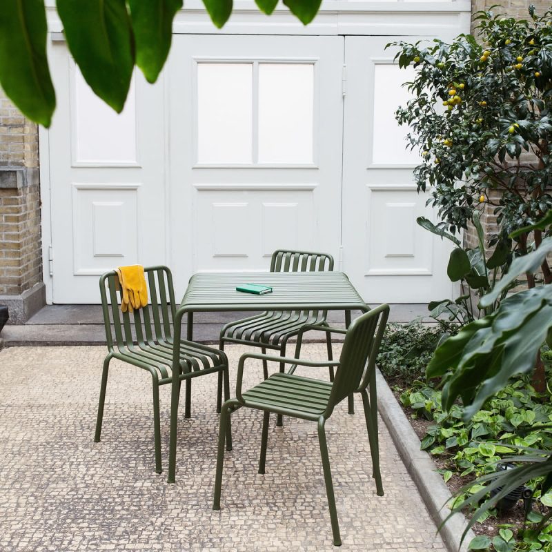 PALISSADE TABLE